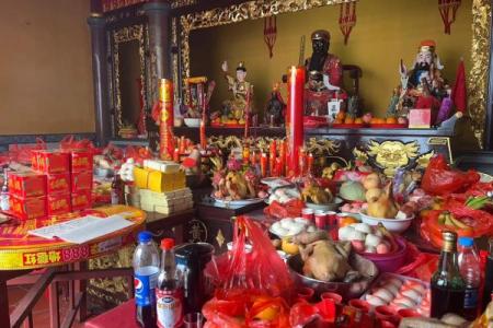 家庭客厅怎么摆放财神爷位置，客厅的财神位在哪个位置？