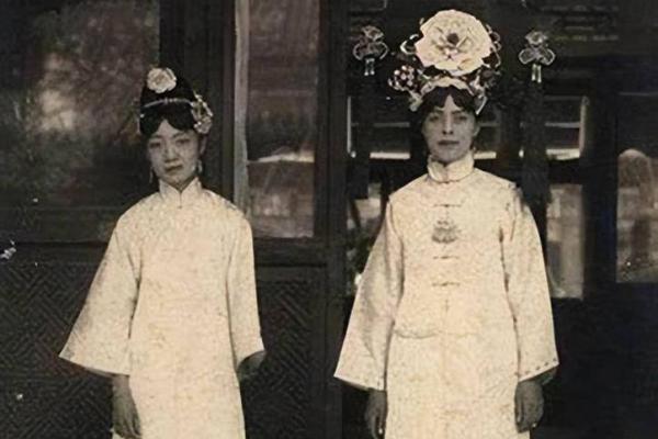 1931年末代皇妃要和溥仪离婚，原因只有八字：同居九年，未得一幸