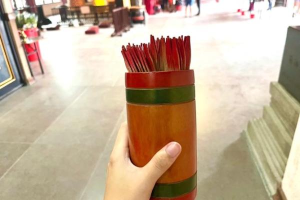 土地公灵签第一签详解：彩凤呈祥瑞
