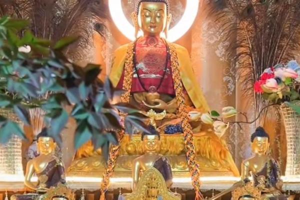 郑州寺庙外面有算命的么
