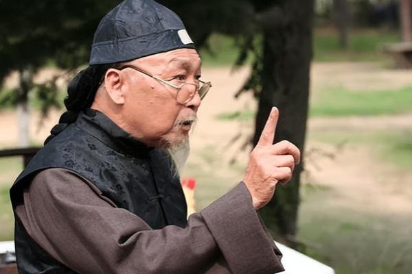 民间故事：村姑去算命，询问姻缘，算命仙：你丈夫正躺在大柳树下
