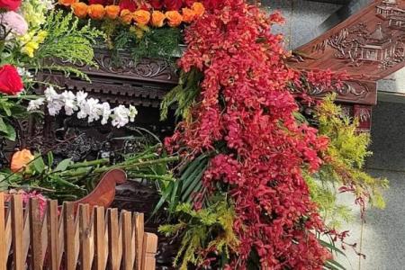 风水寺里摆放假花可以供佛吗