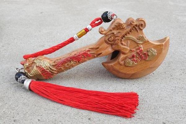 斧头风水作用及忌讳桃木斧子放在家里哪好