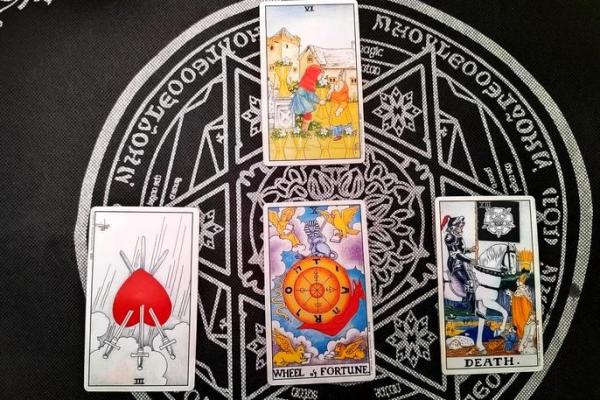 塔罗测试：该不该和相亲对象结婚