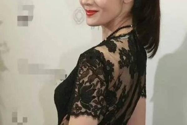 李嘉欣紫薇斗数