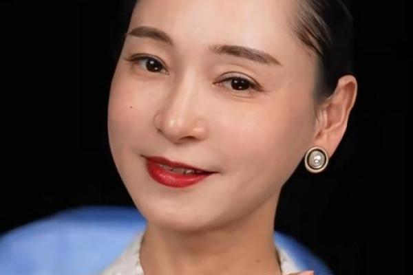 天生倒八字眉，眼角还下垂，这是小鱼干享之不尽的大富贵之相啊