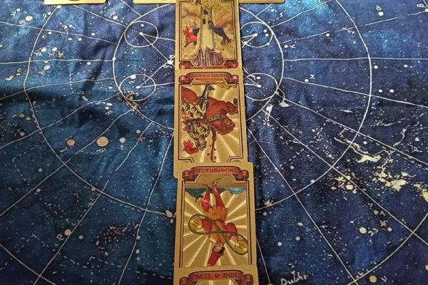 塔罗牌算命师露娜,塔罗占卜师露娜 塔罗牌算命师露娜,塔罗占卜师露娜