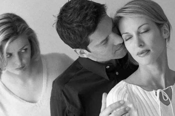 被第三者插足的八字 第三者插足影响姻缘吗 被第三者插足的八字 第三者插足影响姻缘吗