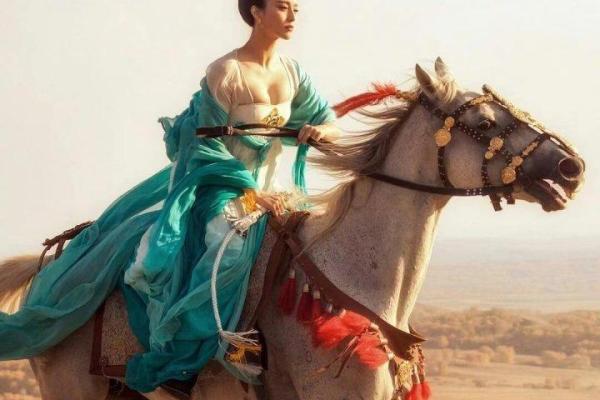 八字用官印的女人